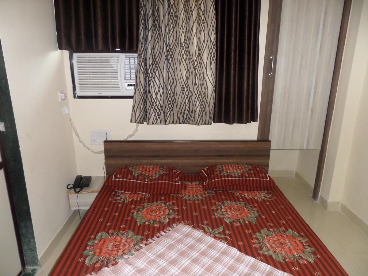 Hotel Riya-Raj Lodging Titwala Εξωτερικό φωτογραφία